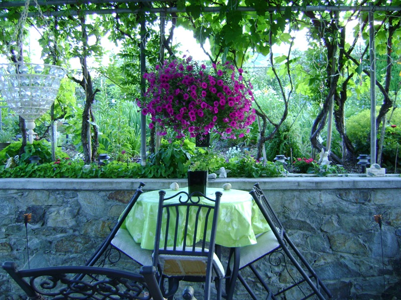 Dolores, OSOYOOS, British Columbia