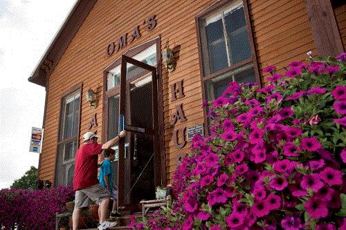 Laura, Clarksburg, Tennessee